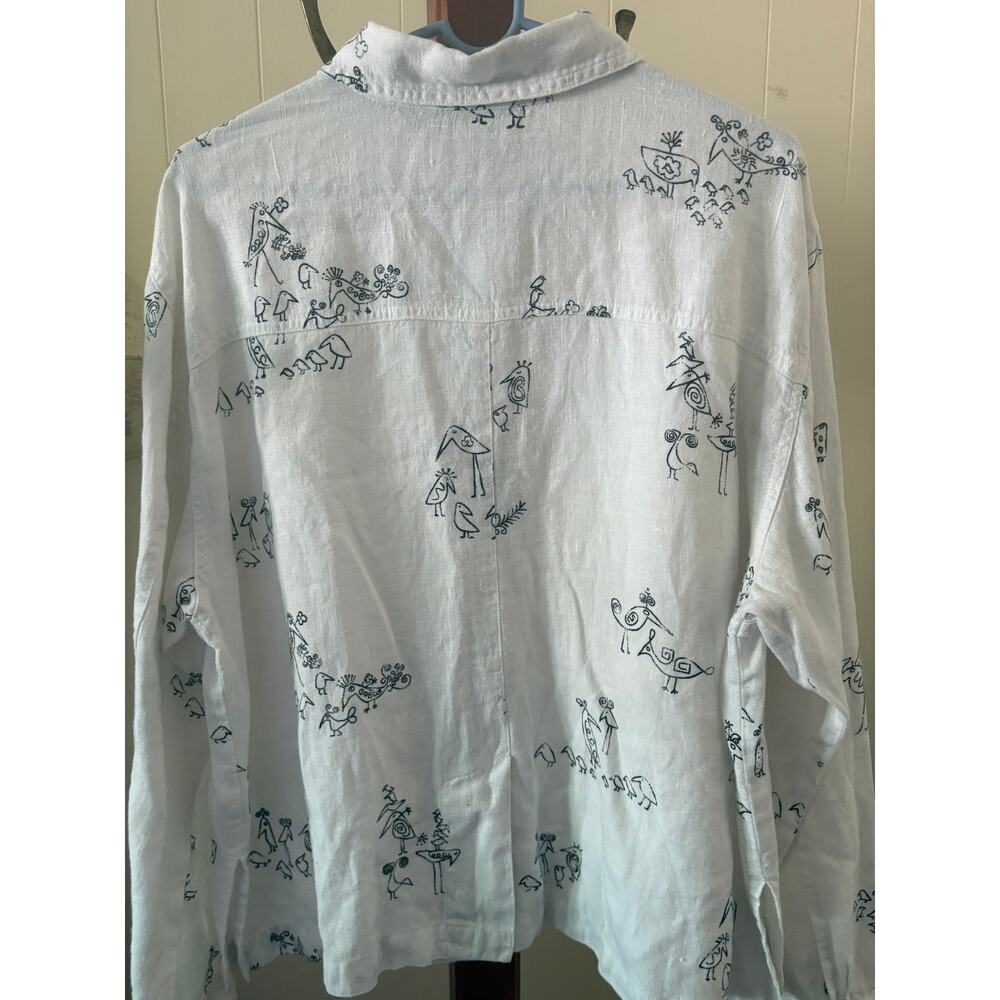 Chico’s White Button Up w/black line Drawings Size 2 - Picture 4 of 5